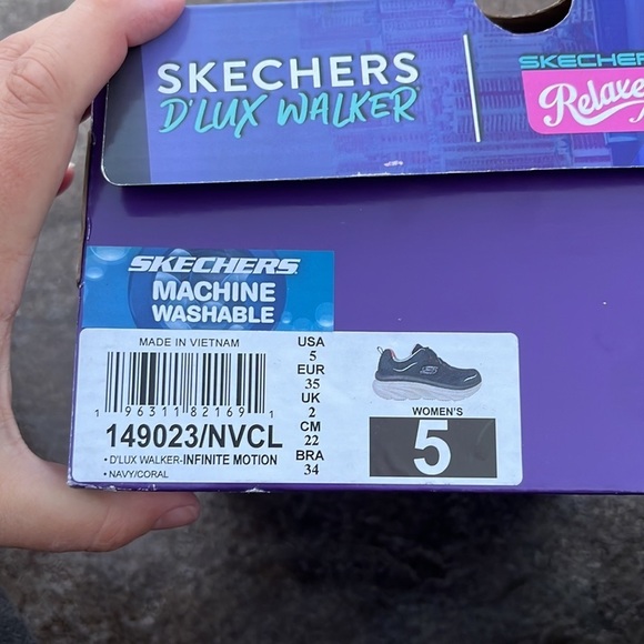 Skechers Relaxed Fit: D'Lux Walker - Infinite Motion - Picture 10 of 10